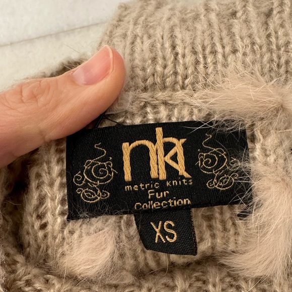 Metric Knits Fur Collection Rabbit Sweater Poncho - Picture 5 of 6